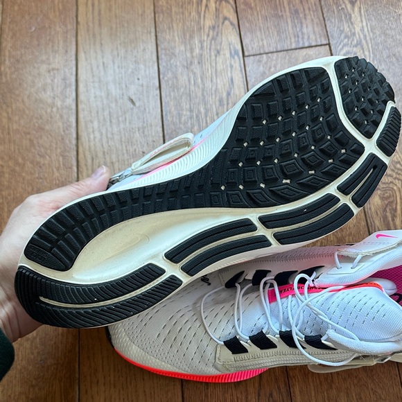 Nike Women's Air Zoom Pegasus 38 Shoes - White and Pink - Picture 6 of 8